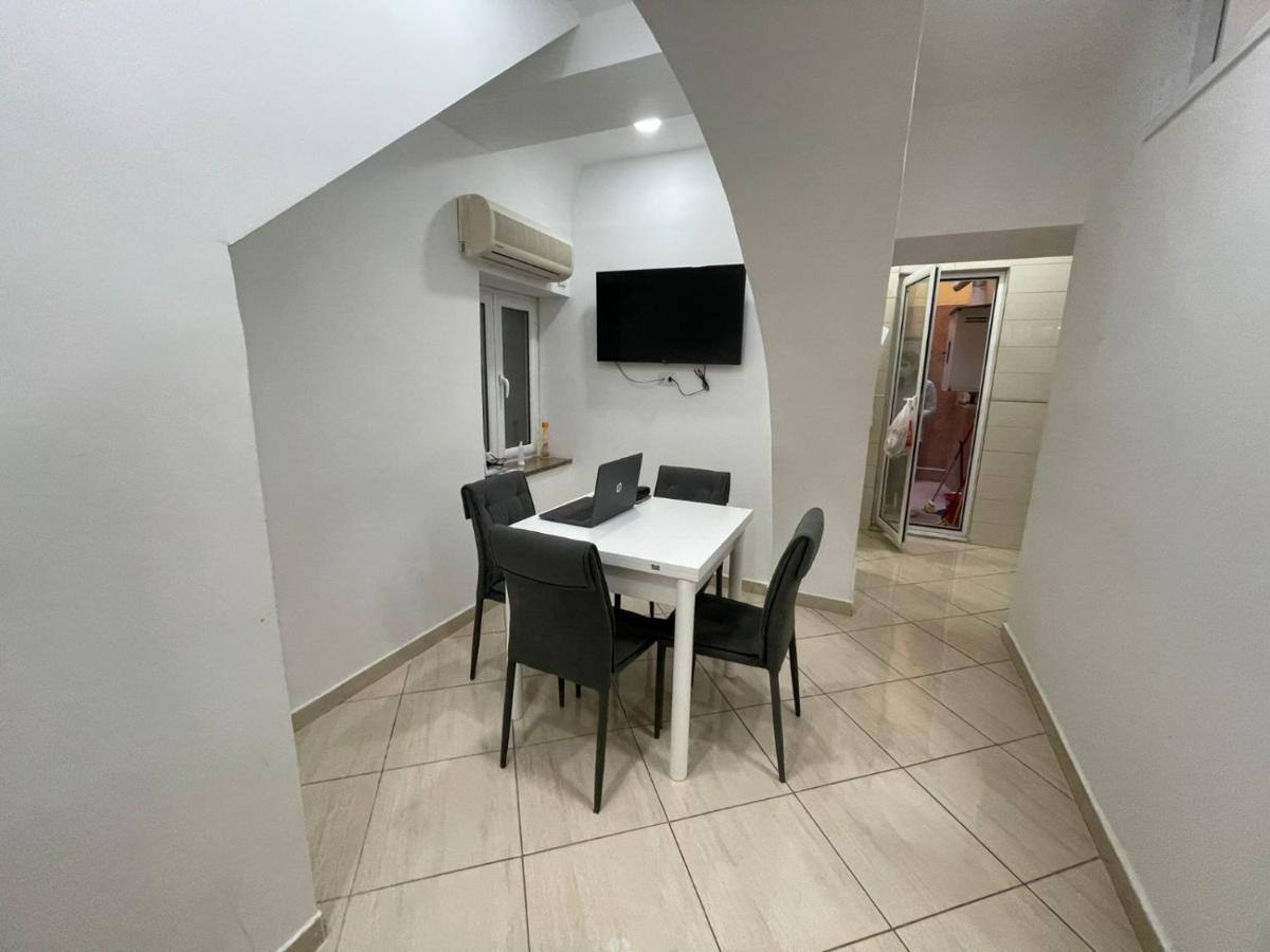 Casa Rodan Napoli Centro ภายนอก รูปภาพ